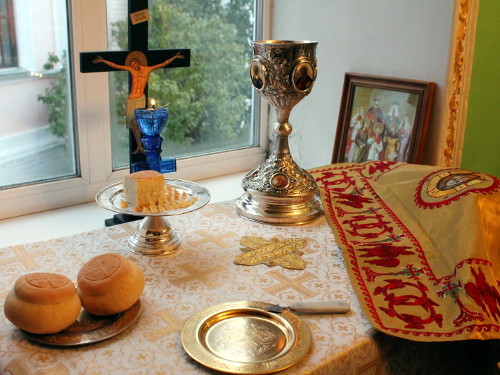 Воскресная литургия архиерейским чином в храме святого Иоанна Кронштадтского | Фото с сайта Храм Всех Святых http://www.hvs.kz
